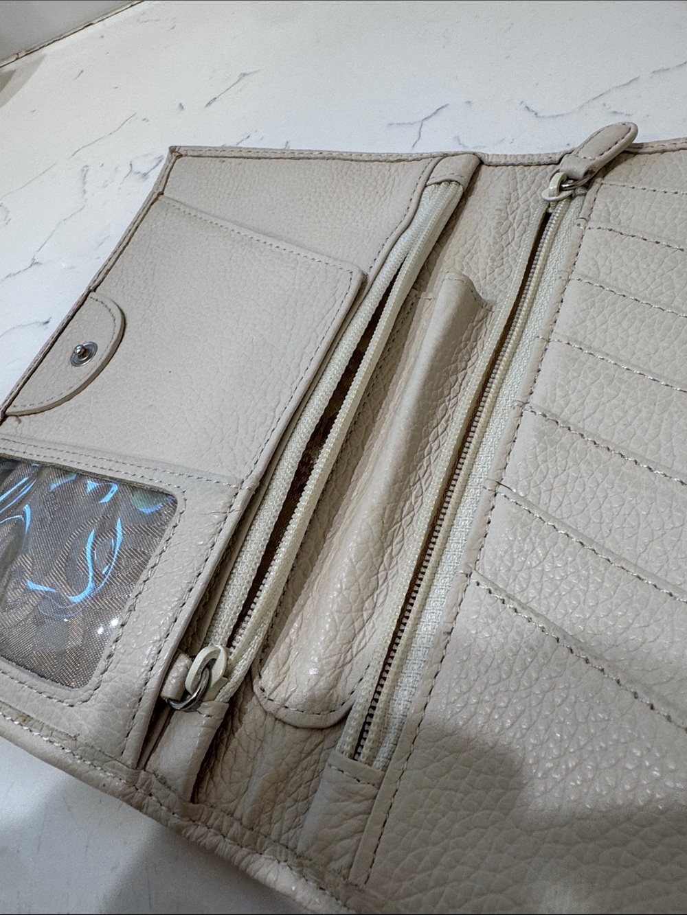 Brighton Cream Pebbled Leather Ferrara Fold Wallet with Embossed Medallion - Picture 8 of 13